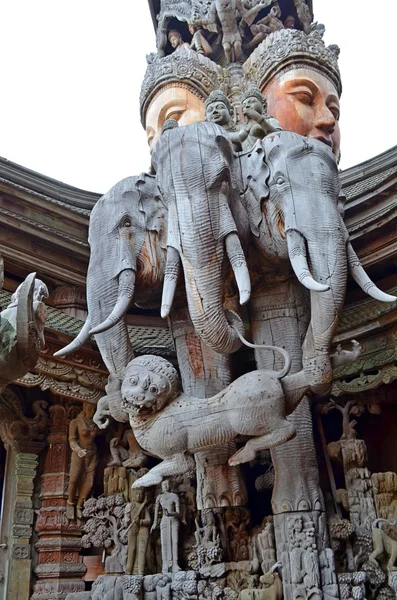 Храм правды в Паттайе — стоковое фото