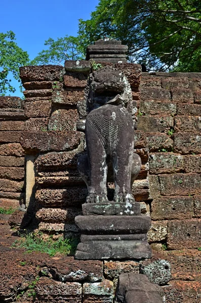 Antiguo templo cambodiano — Foto de Stock