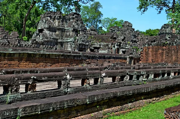 Antiguo templo cambodiano —  Fotos de Stock
