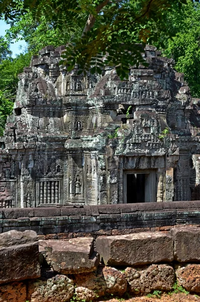 Antiguo templo cambodiano —  Fotos de Stock