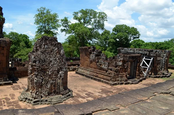 Ancient Cambodian temple — Stock Photo, Image