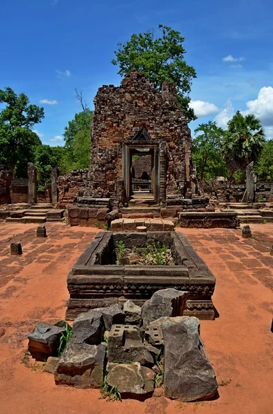 Ancien temple cambodien — Photo