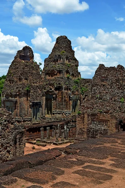 Ancien temple cambodien — Photo