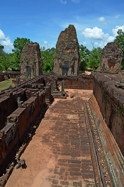 Antiguo templo cambodiano —  Fotos de Stock