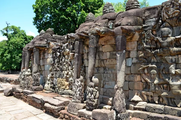 Antiguo templo cambodiano —  Fotos de Stock