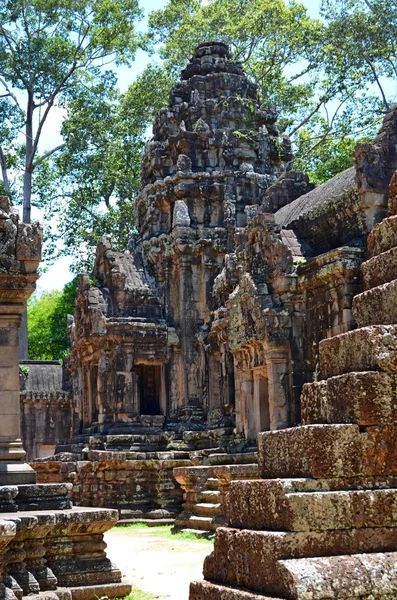 Antiguo templo cambodiano —  Fotos de Stock