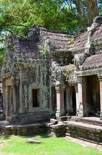 Antiguo templo cambodiano — Foto de Stock