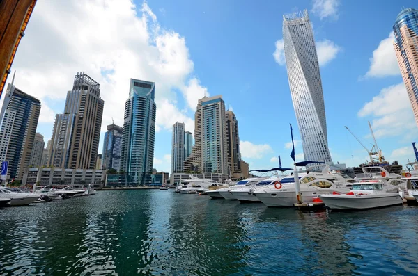 Dubai Marina paisagem urbana, Emirados Árabes Unidos — Fotografia de Stock