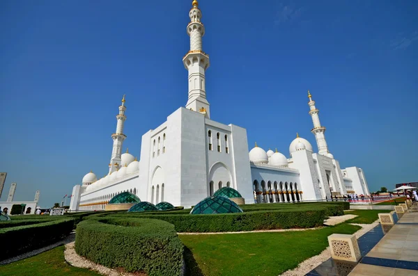 Mezquita Sheikh Zayed o gran mezquita en Abu Dhabi —  Fotos de Stock