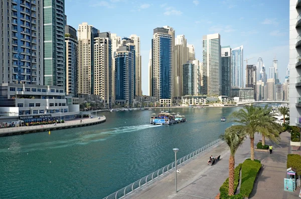 Dubai Marina paisagem urbana, Emirados Árabes Unidos — Fotografia de Stock