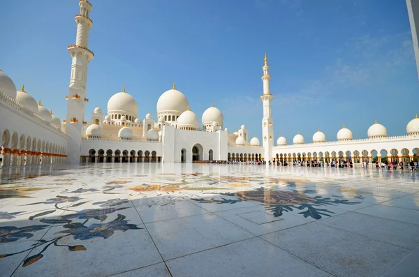 Mešita šejka Zayeda nebo Velké mešity v Abú Dhabí — Stock fotografie