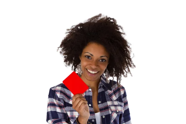 Jovem afro-americana segurando cartão vermelho — Fotografia de Stock