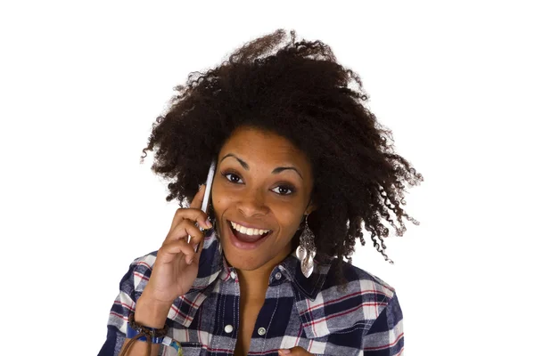 Mujer afroamericana joven en el teléfono celular — Foto de Stock