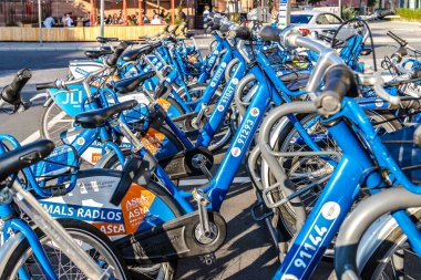 GIESSEN, GERMANY - 2021 _ 04 _ 09: Giessen Hesse 'deki Justus Liebig Üniversitesi' nden Bisiklet Paylaşım Şeması  