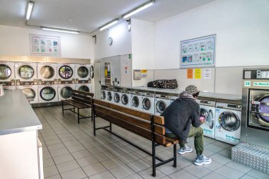 GIESSEN, GERMANY - 2021 _ 04 _ 09: Eco Express Laundry Systems, Almanya 'da 52074 Aachen Almanya merkezli bir çamaşırhane zinciri..