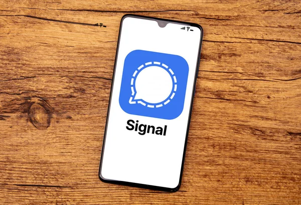 Hüttenberg Deutschland 2021 Signal App Auf Dem Handy Bildschirm Draufsicht — Stockfoto