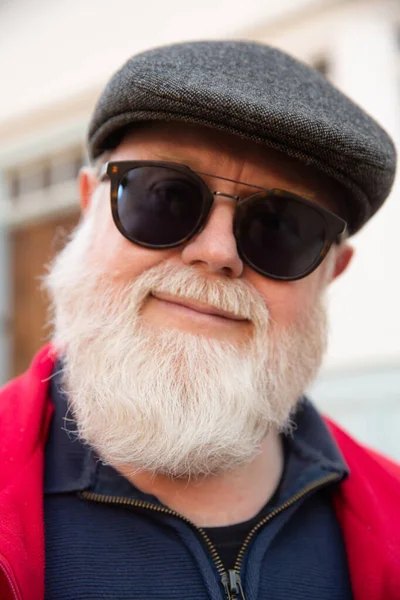 Retrato Homem Masculino Amigável Com Grande Barba Branca — Fotografia de Stock