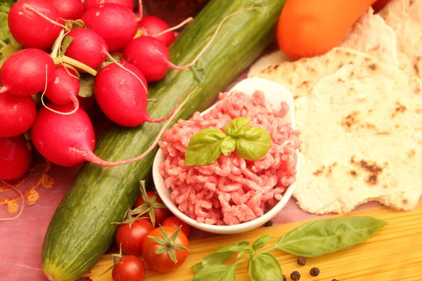 Carne Crua Fresca Uma Tigela — Fotografia de Stock