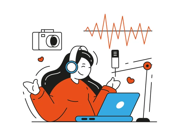 Podcast yapan, kulaklık takan mutlu bir kadın stüdyoda mikrofon ve dizüstü bilgisayarın önünde oturuyor. — Stok Vektör
