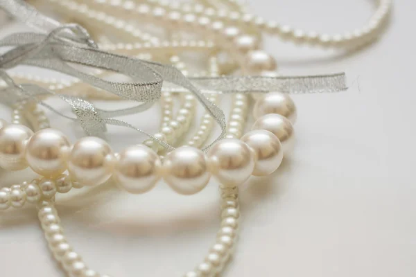 白の養殖真珠 — ストック写真