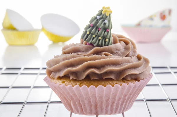 Cupcake with chocolate buttercream — Stock Photo, Image