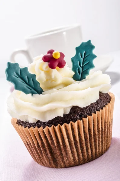 Bolo de copo de chocolate com creme de manteiga — Fotografia de Stock