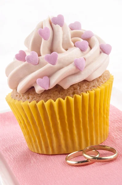 Valentine cupcake with pink hearts — Stock Photo, Image