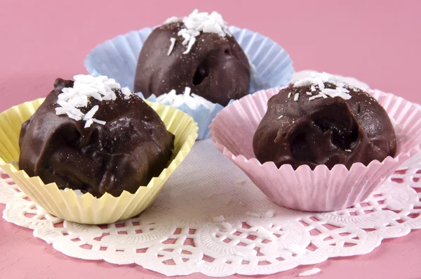 Home made chocolate truffle pralines — Stock Photo, Image