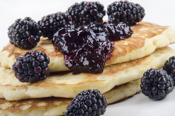 Pancake with blackberries and jelly — Stock Photo, Image