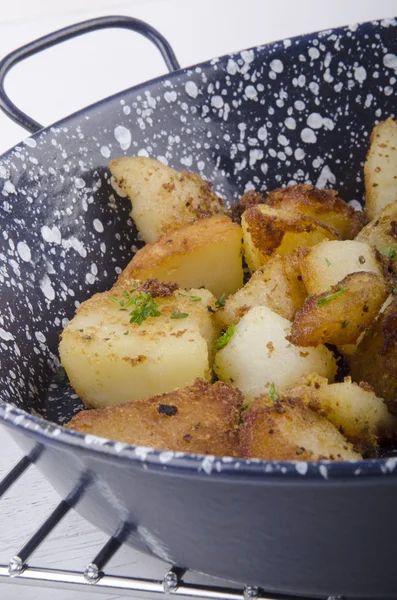 Roasted potatoes with parsley — Stock Photo, Image