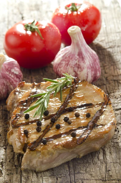 Costeleta de porco grelhada com pimenta — Fotografia de Stock