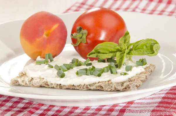 Crispbread with cottage cheese — Stock Photo, Image