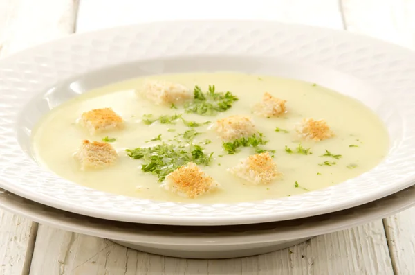 Celery soup with toasted bread cubes — Stock Photo, Image