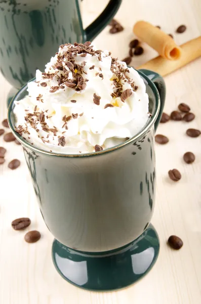 Kawa ze śmietaną i czekoladą — Zdjęcie stockowe