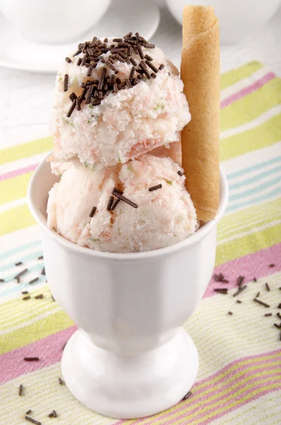 Gelato con gocce di cioccolato — Foto Stock