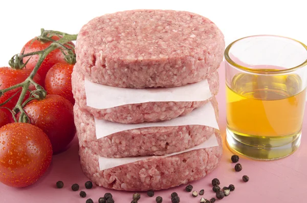 Huisgemaakte ruwe rundvlees Hamburger — Stockfoto