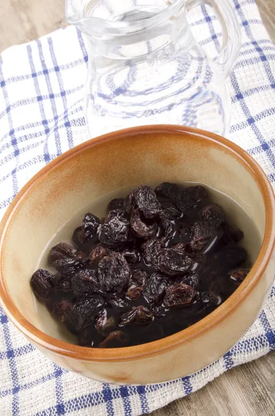 Dried raisins are prepared for baking — Stock Photo, Image