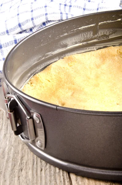 Crumb cake batter in a springform — Stock Photo, Image