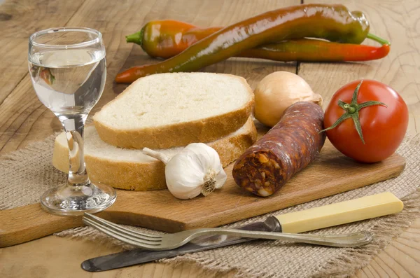 Pequeno-almoço húngaro com kolbasz caseiro — Fotografia de Stock