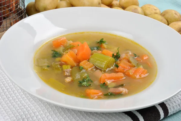 Sopa de verduras orgánica hecha en casa — Foto de Stock