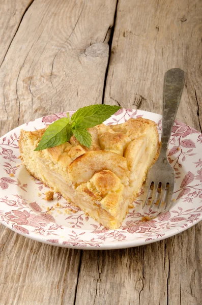 Apple cake with mint on a plate — Stock Photo, Image