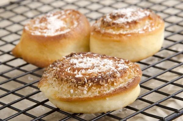 Home made pastry on a cooling rack — Stock Photo, Image