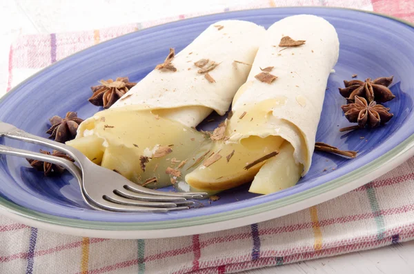 Christmas crepe with apple slices — Stock Photo, Image