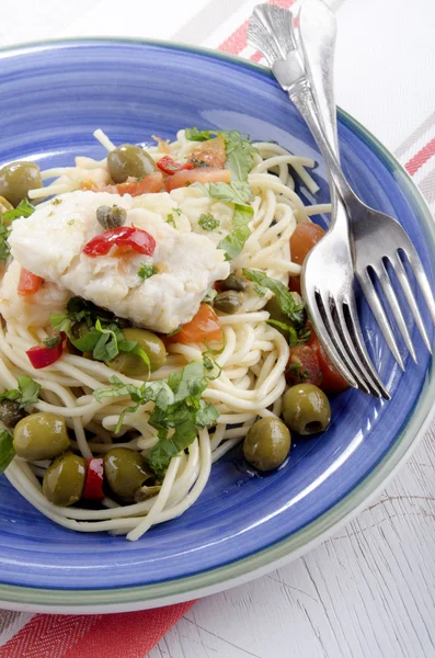 Cod with olive, caper, tomato and parsley — Stock Photo, Image