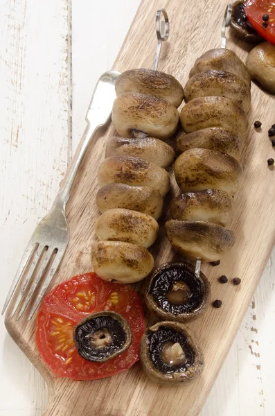 Grilled mushrooms on a skewer — Stock Photo, Image
