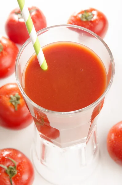 Sumo de tomate em um copo — Fotografia de Stock