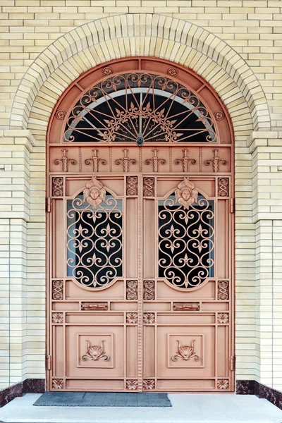 寺院のドア. — ストック写真