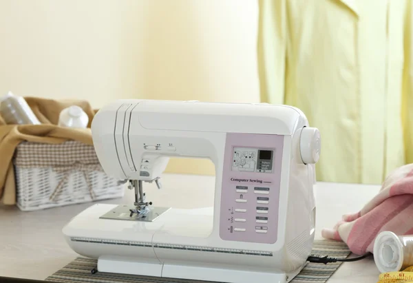 Dikiş makinesi
