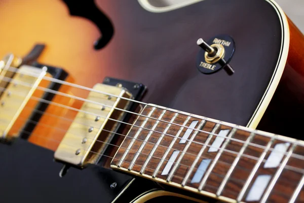 caz gitar yakın çekim