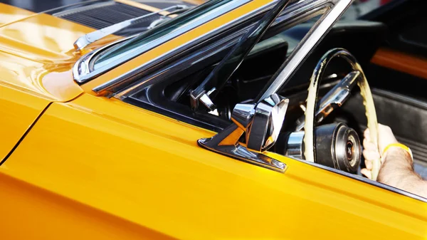 Yellow vintage car — Stock Photo, Image